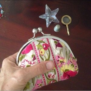 VERA BRADLEY Double Kiss Coin